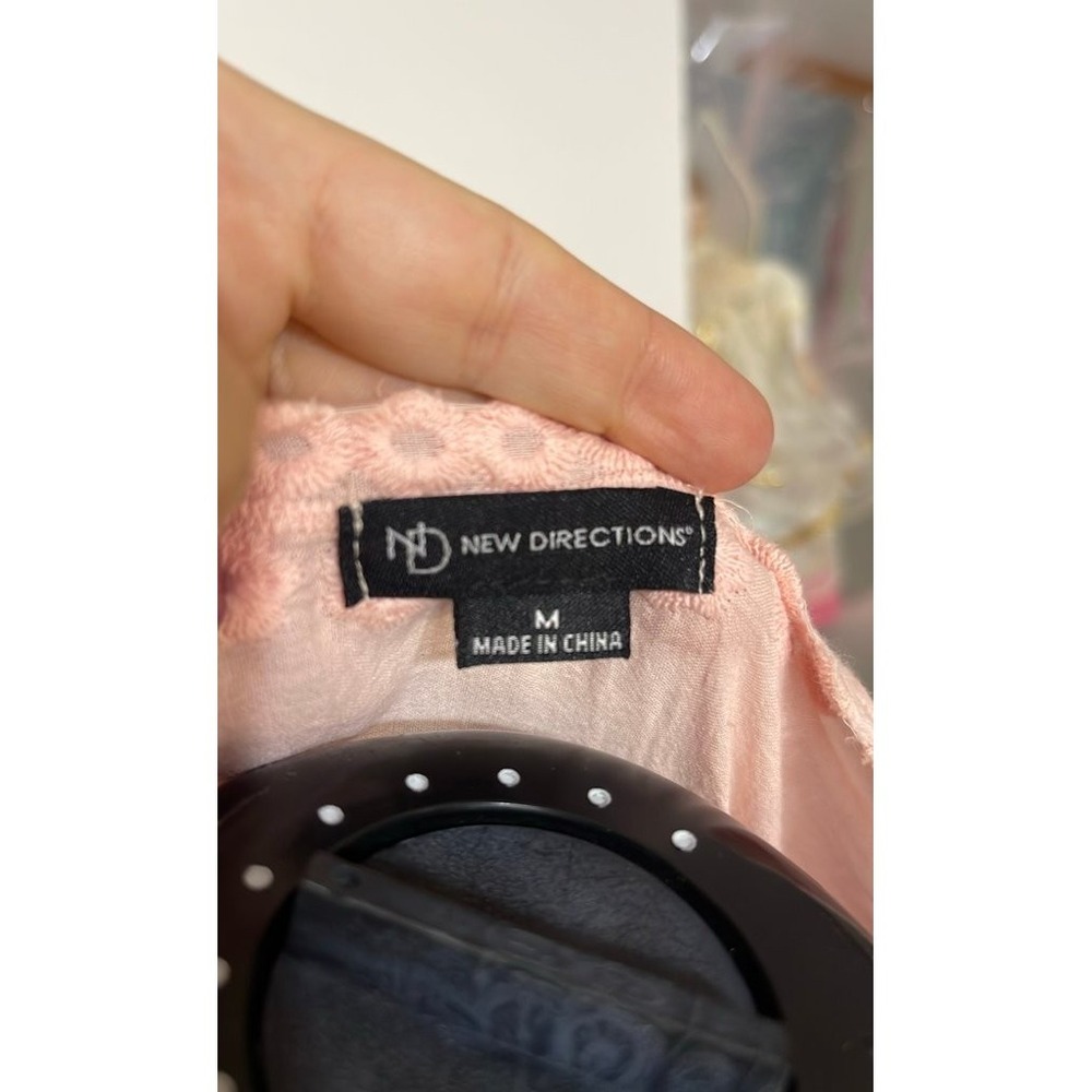 New Directions Pink Embroidered Blouse - Size M - Picture 2 of 6